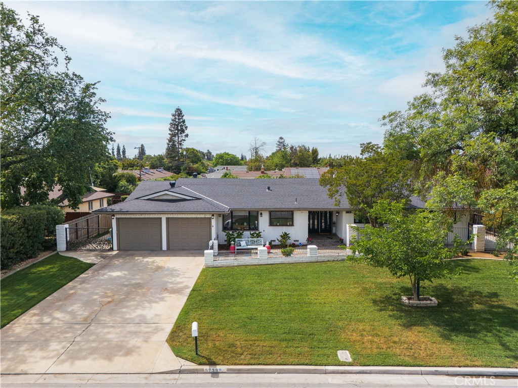 5739 N Pleasant, Fresno, CA 93711