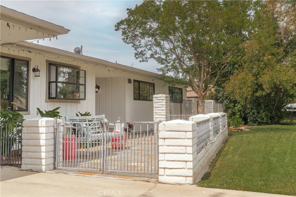 5739 N Pleasant, Fresno, CA 93711