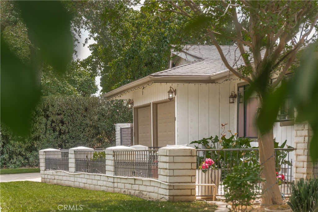 5739 N Pleasant, Fresno, CA 93711