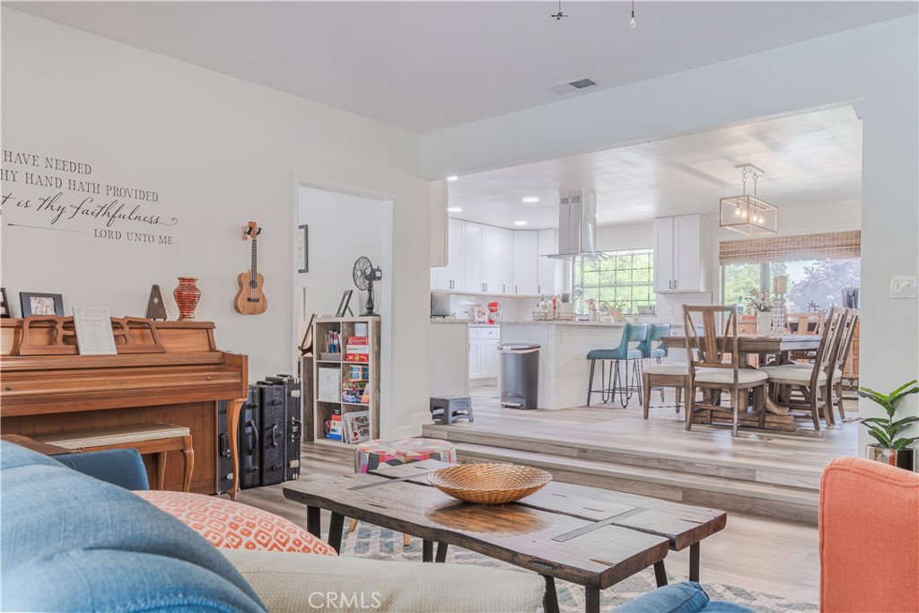 5739 N Pleasant, Fresno, CA 93711