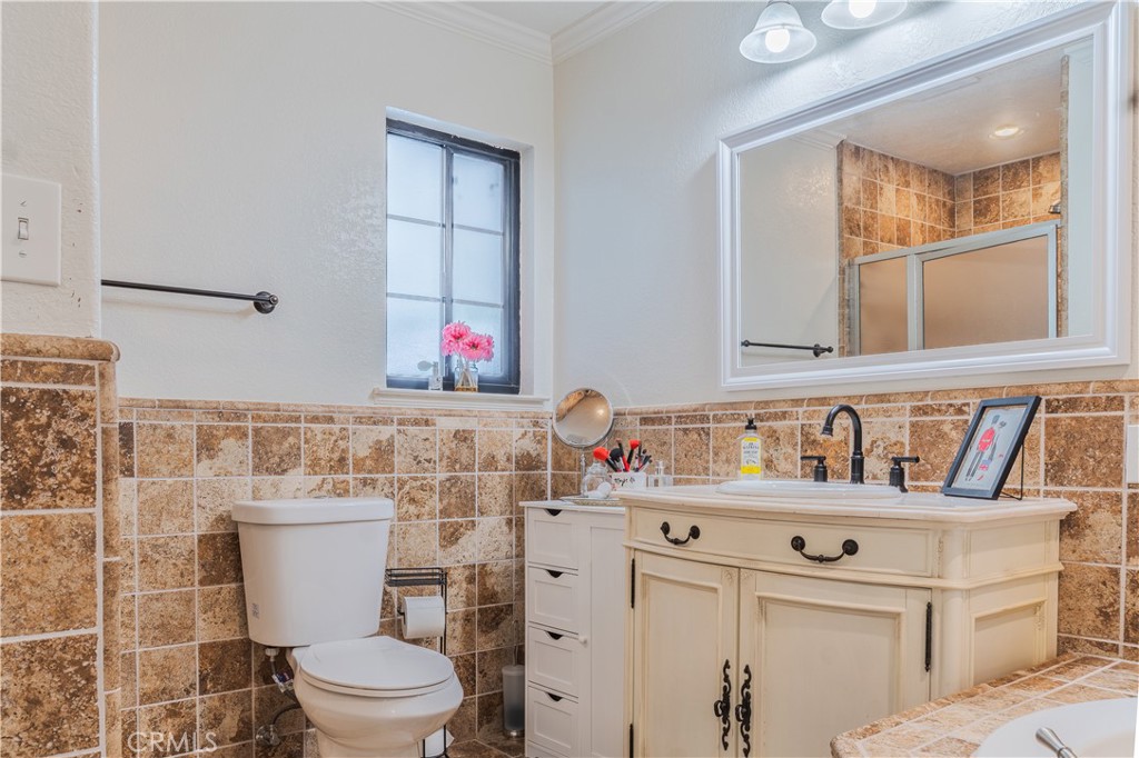 5739 N Pleasant, Fresno, CA 93711