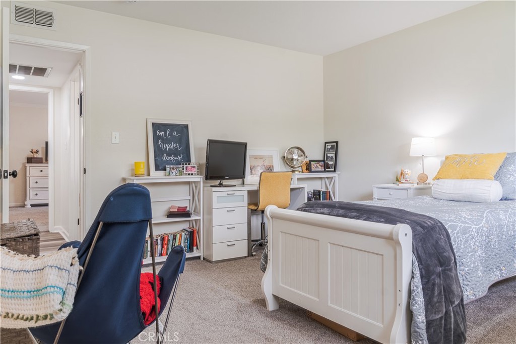 5739 N Pleasant, Fresno, CA 93711