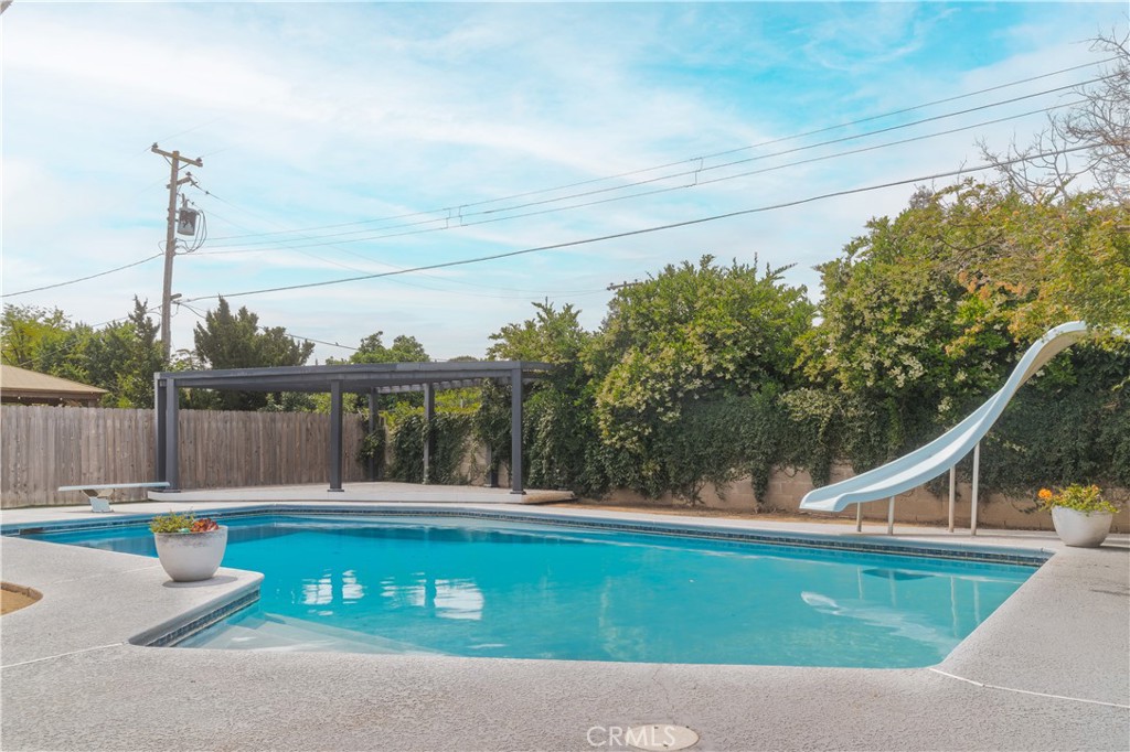 5739 N Pleasant, Fresno, CA 93711