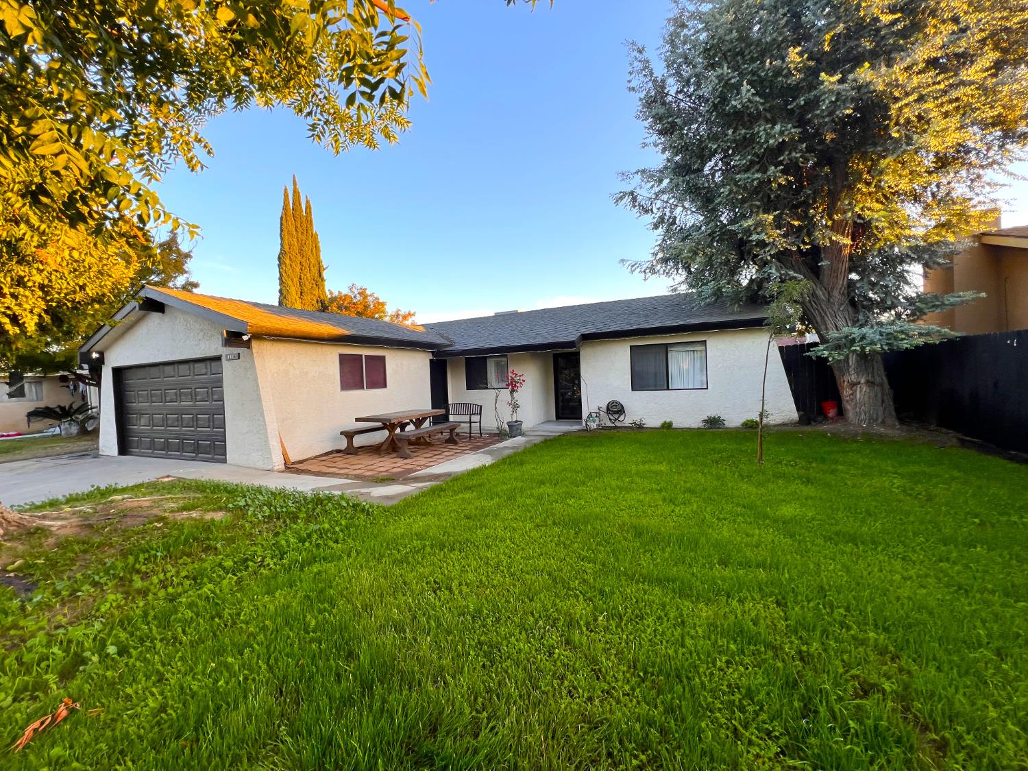 4249 W Dayton Ave, Fresno, CA 93722