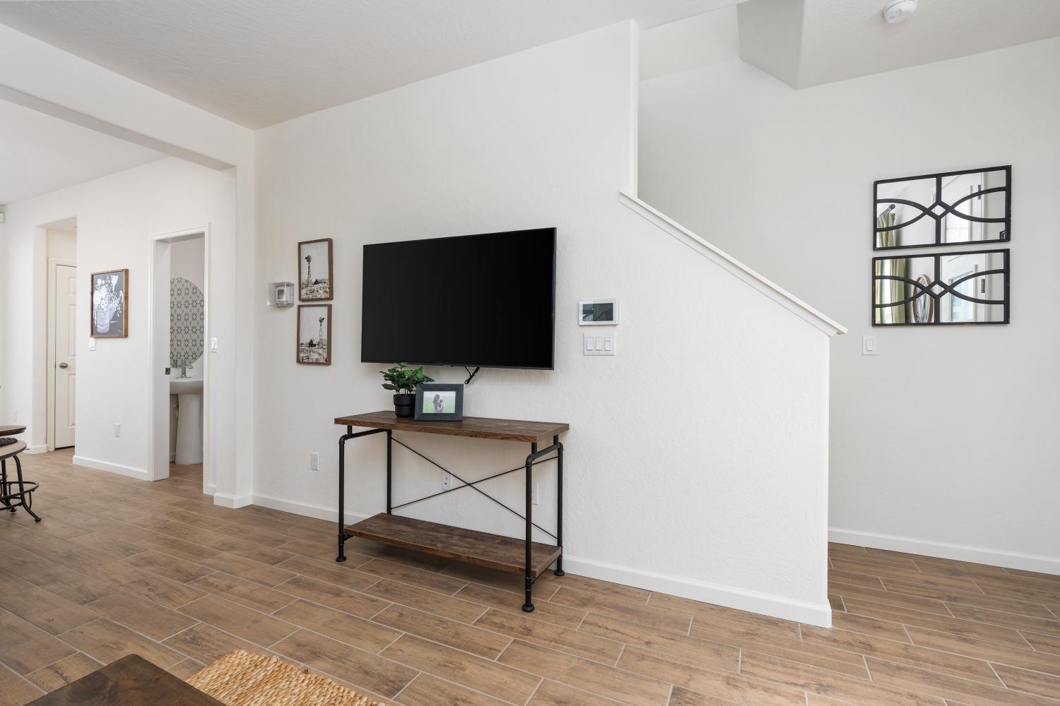6544 E Blushing Dr, Fresno, CA 93727