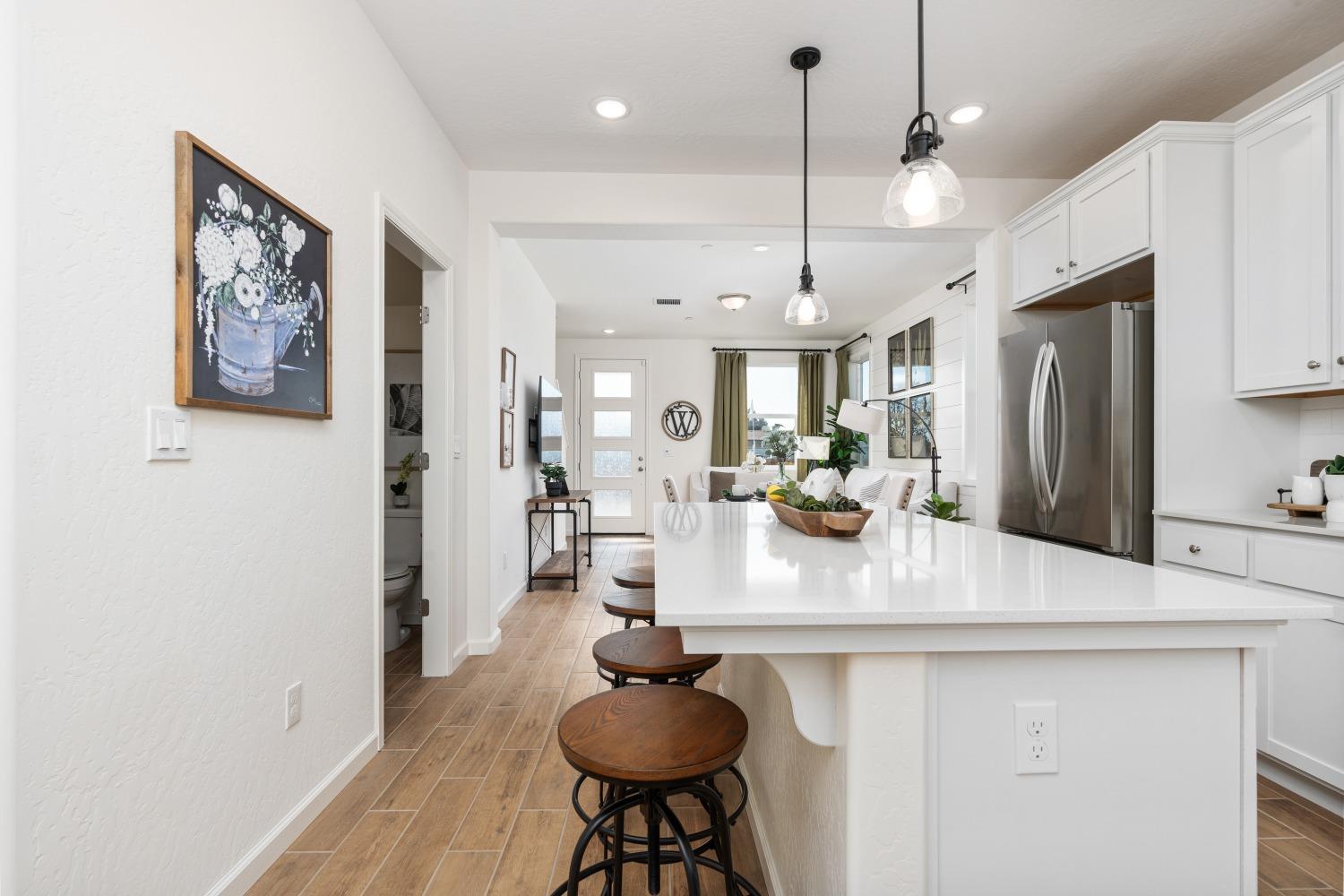 6544 E Blushing Dr, Fresno, CA 93727