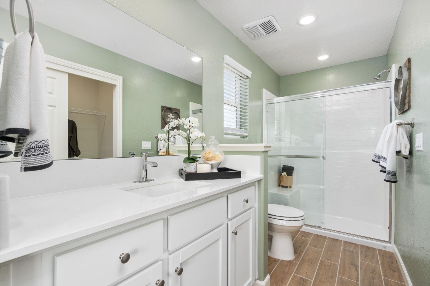 6544 E Blushing Dr, Fresno, CA 93727