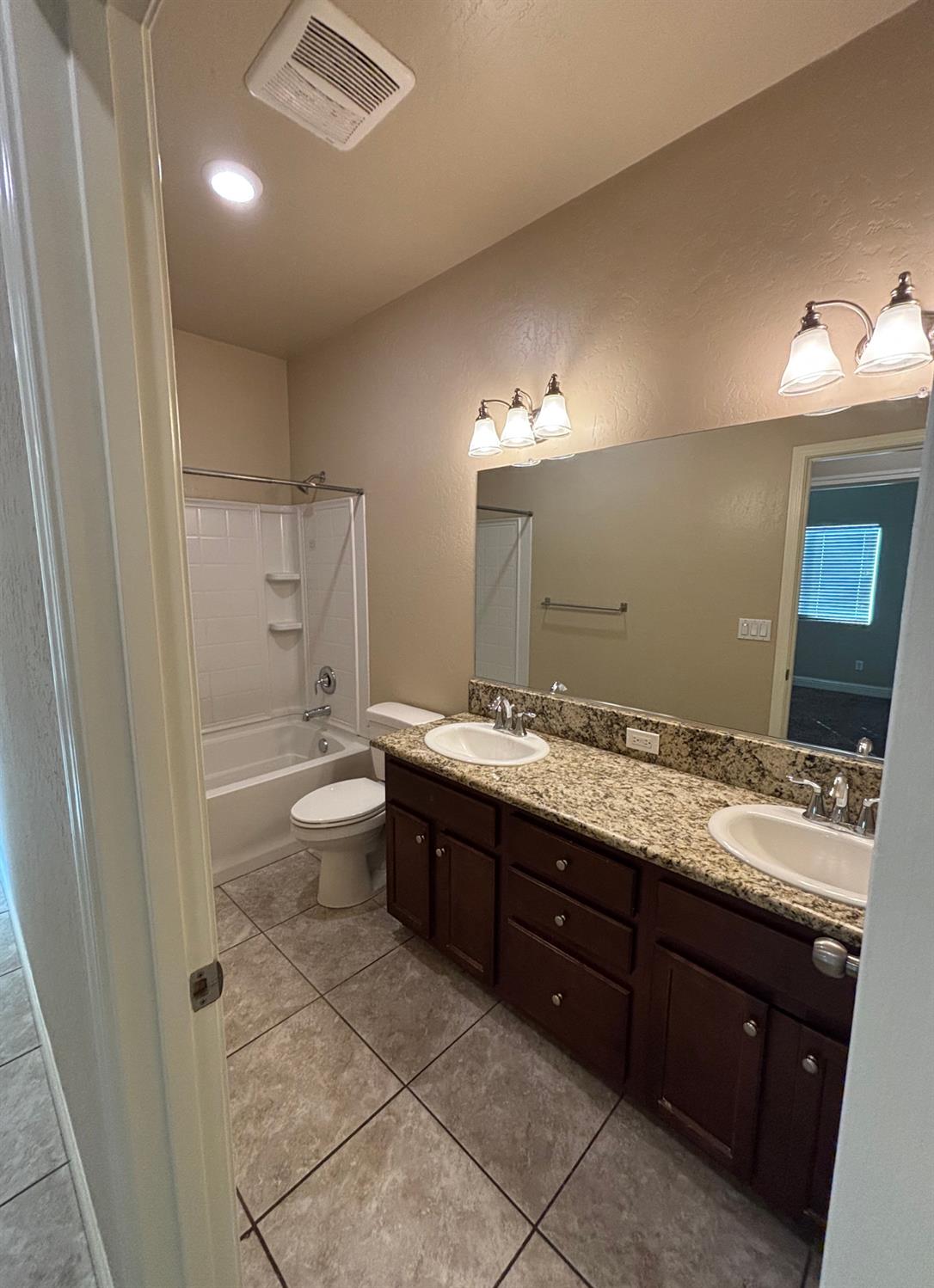 6248 E Farrin Ave, Fresno, CA 93727