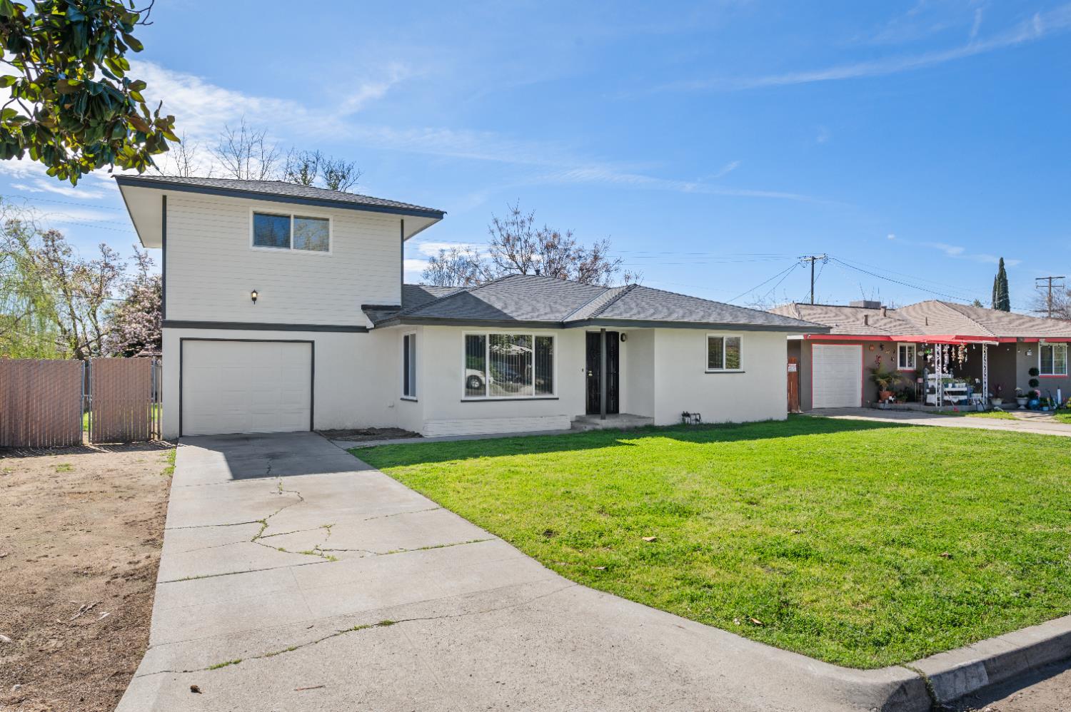 4774 E Simpson Ave, Fresno, CA 93703