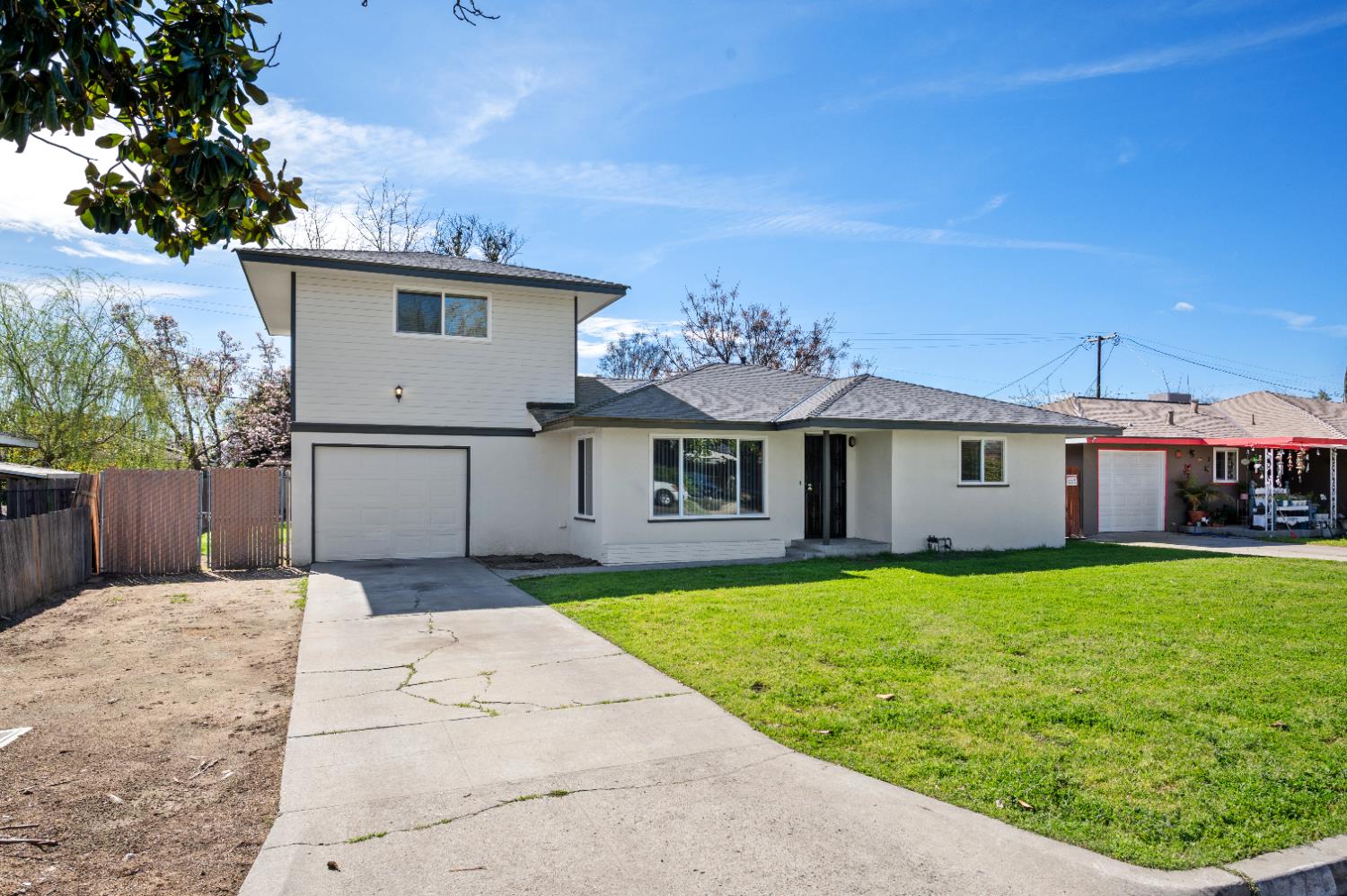4774 E Simpson Ave, Fresno, CA 93703
