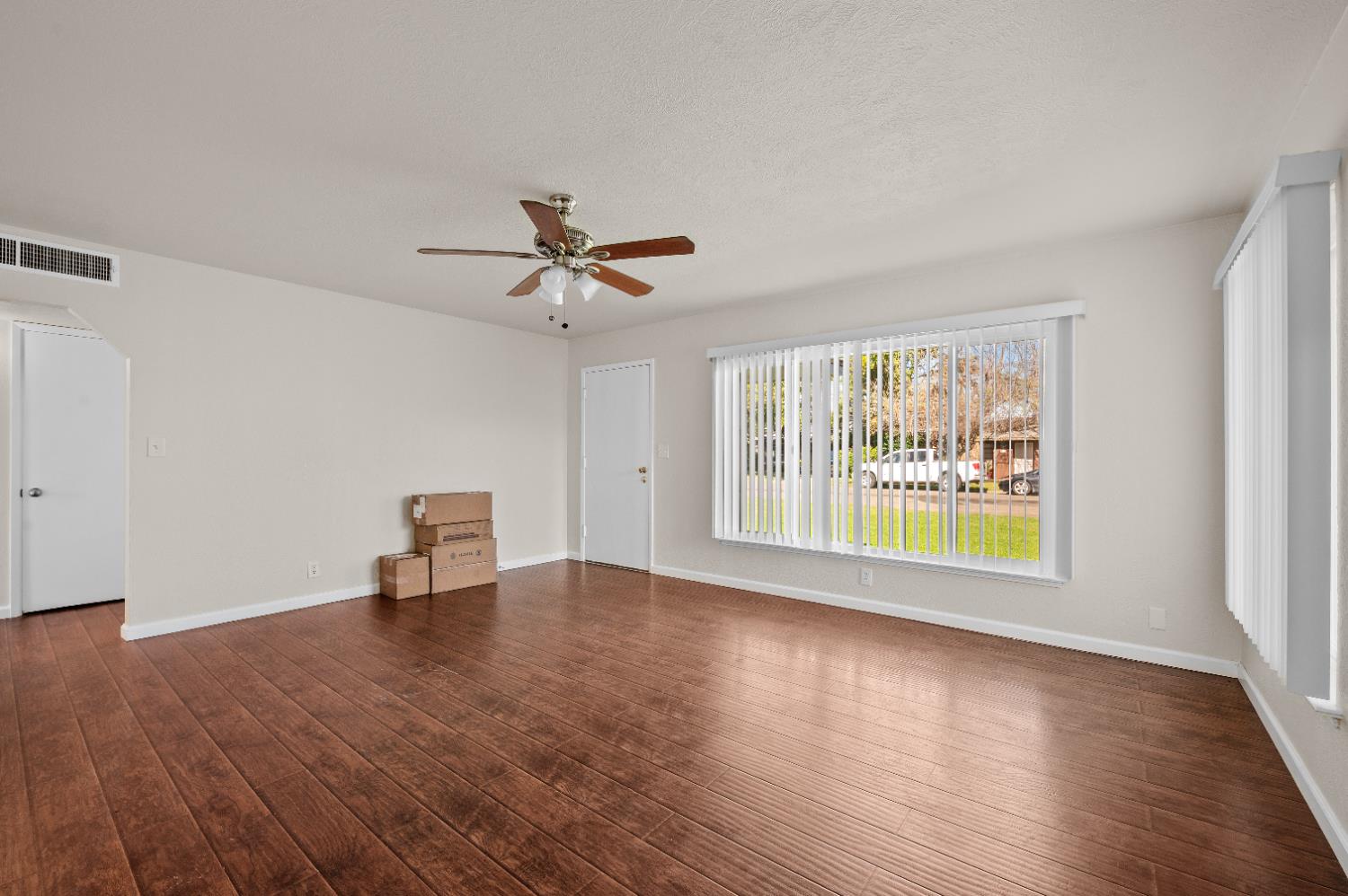 4774 E Simpson Ave, Fresno, CA 93703