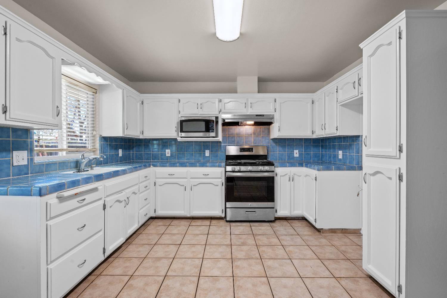 4774 E Simpson Ave, Fresno, CA 93703