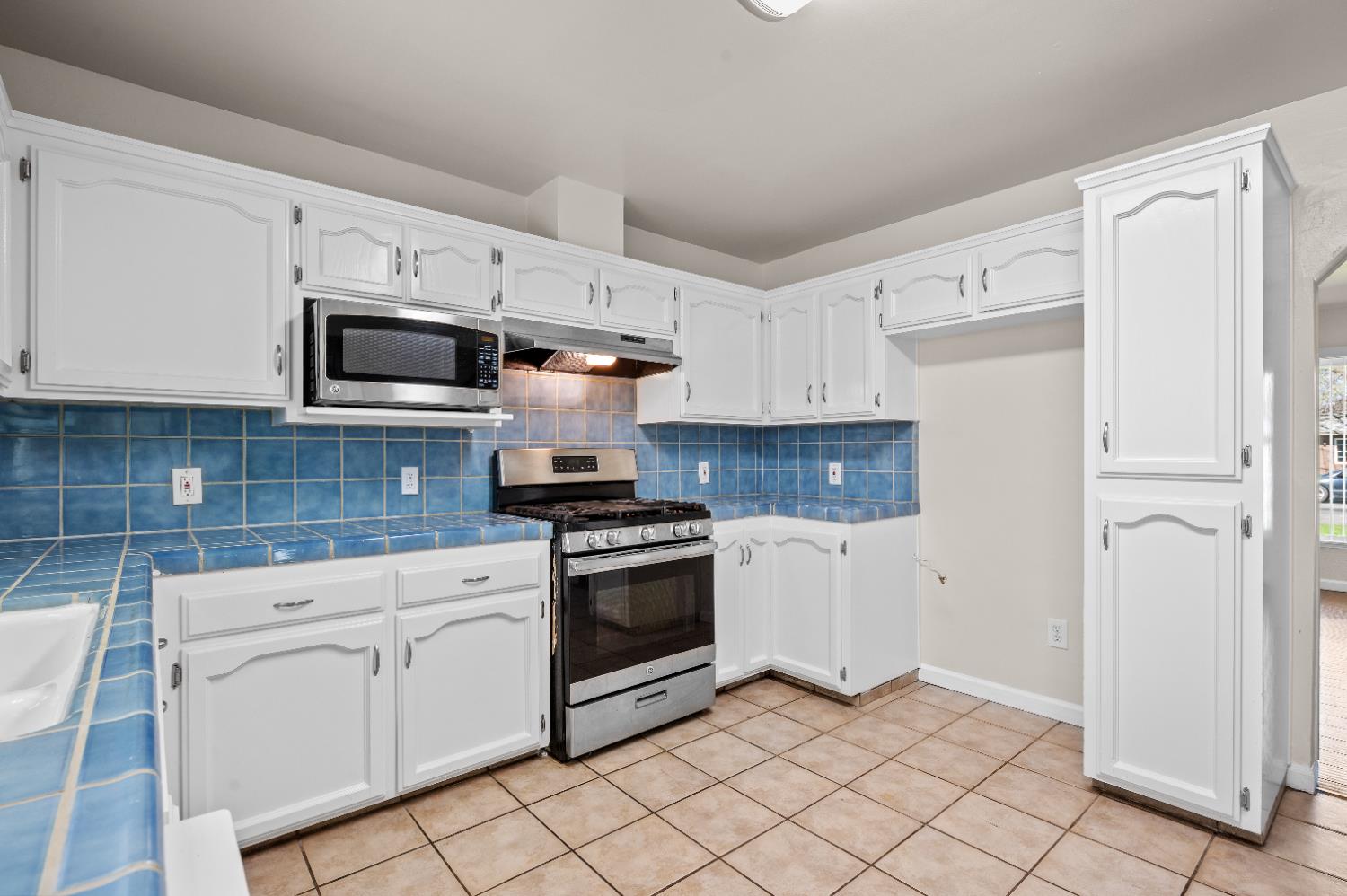 4774 E Simpson Ave, Fresno, CA 93703