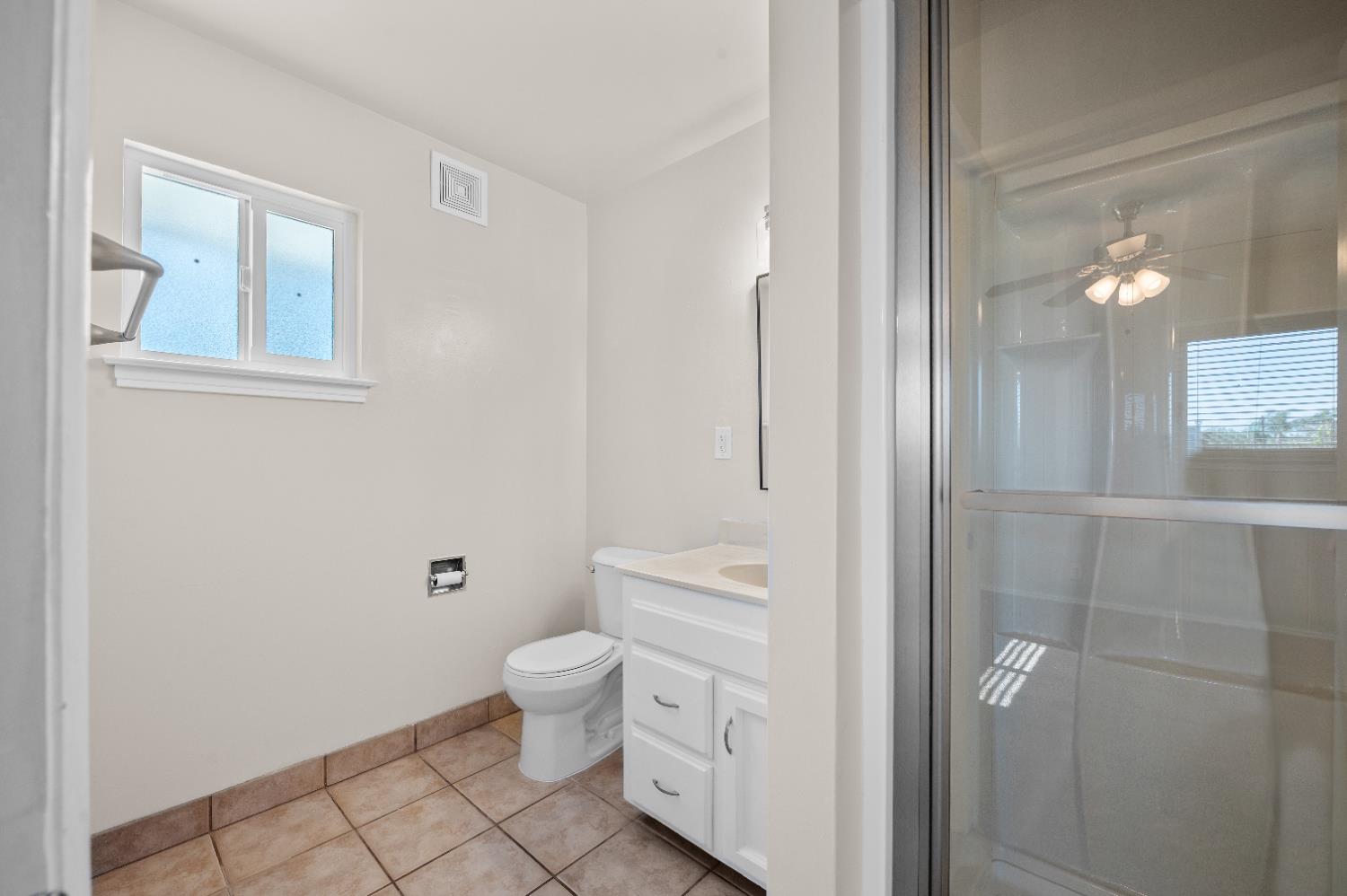 4774 E Simpson Ave, Fresno, CA 93703