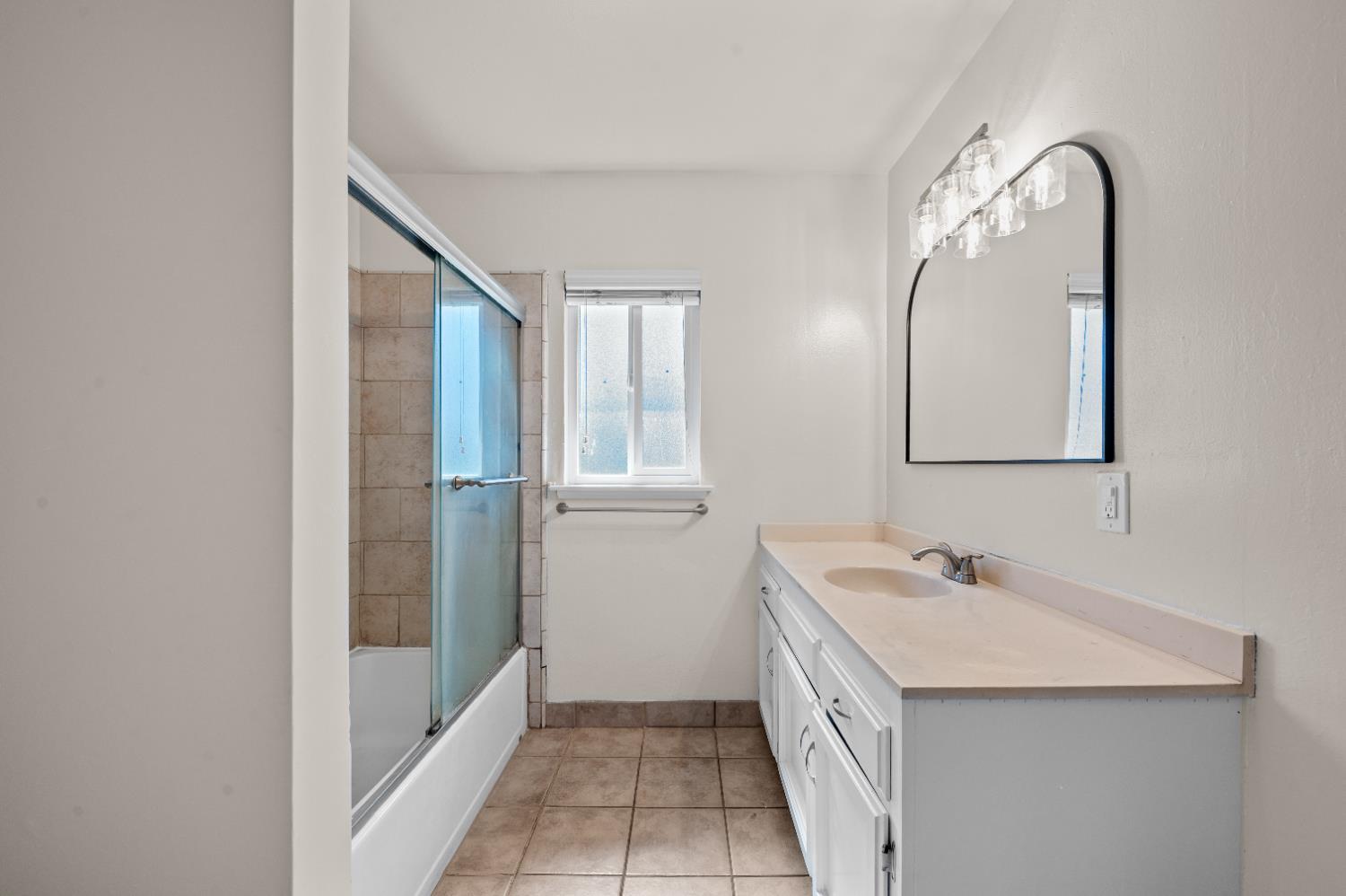 4774 E Simpson Ave, Fresno, CA 93703