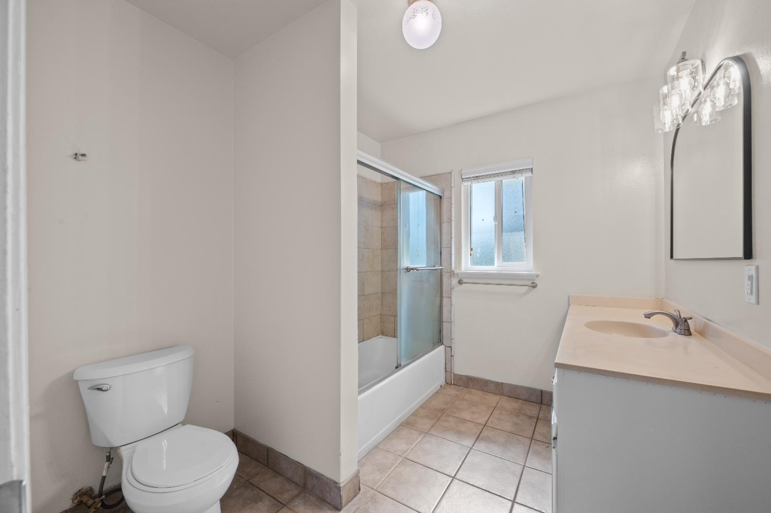 4774 E Simpson Ave, Fresno, CA 93703