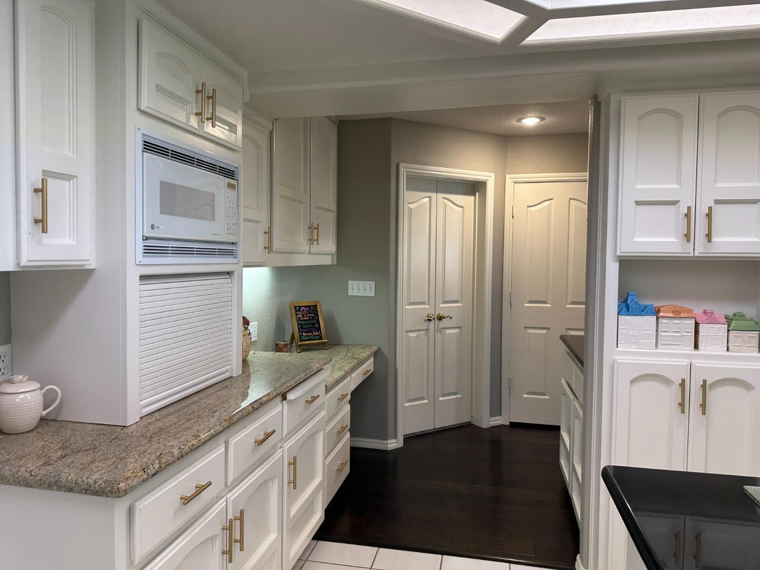 10250 N Quail Run Dr, Fresno, CA 93730