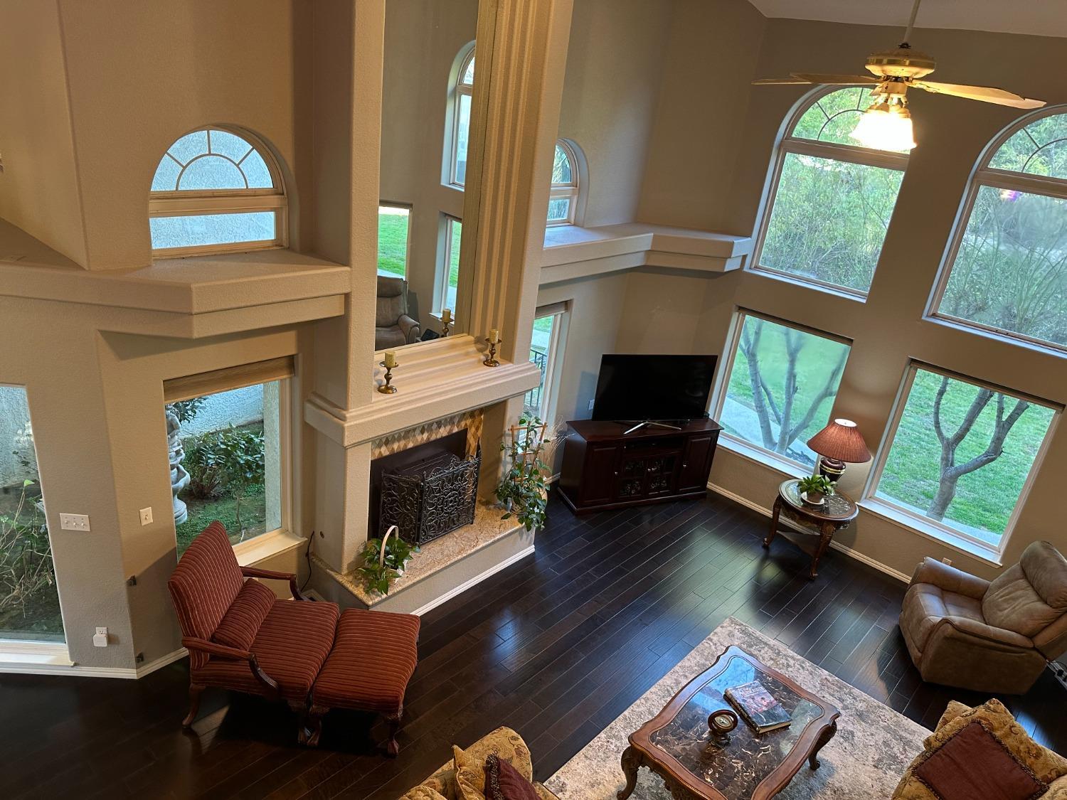 10250 N Quail Run Dr, Fresno, CA 93730