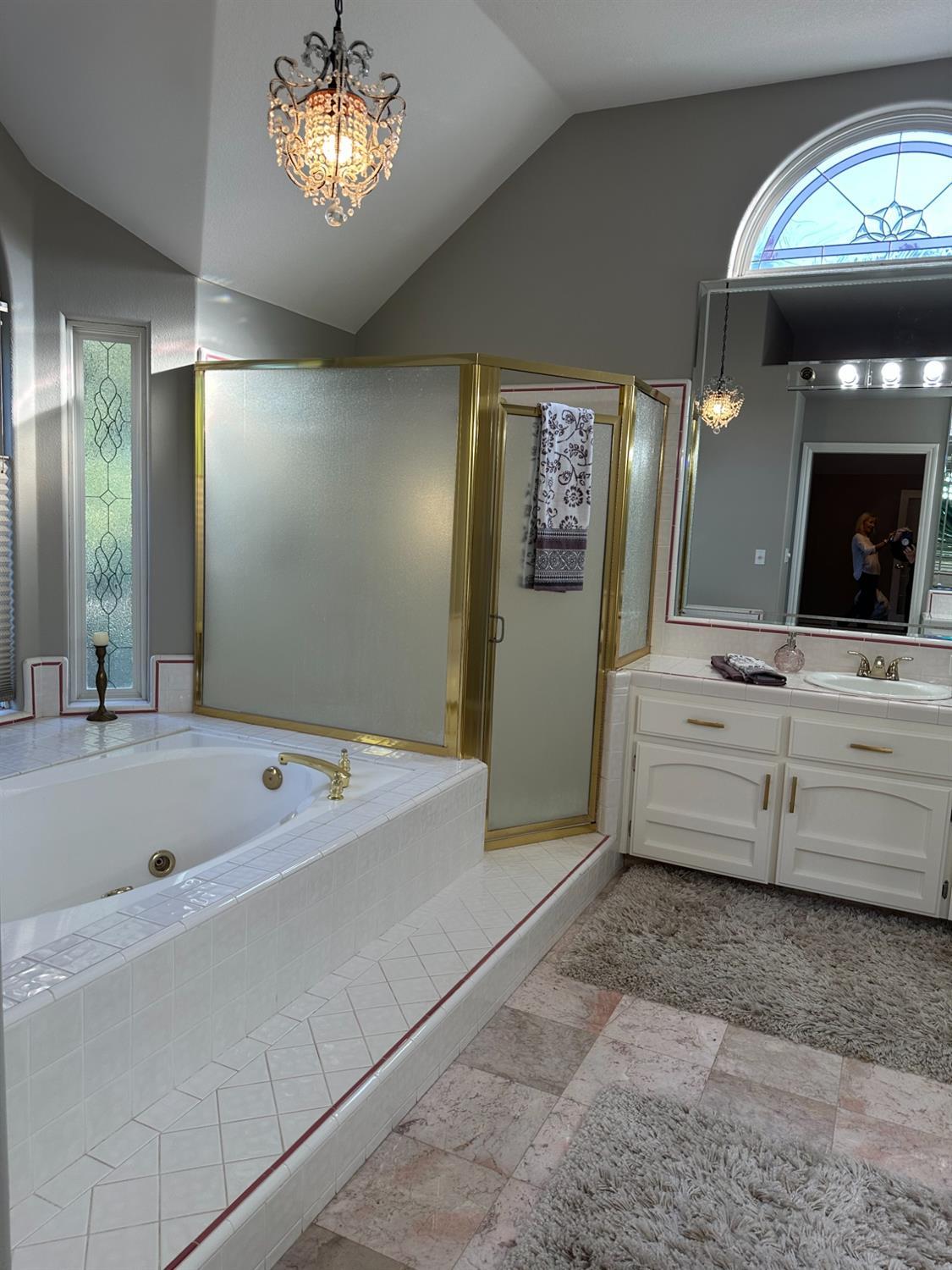 10250 N Quail Run Dr, Fresno, CA 93730