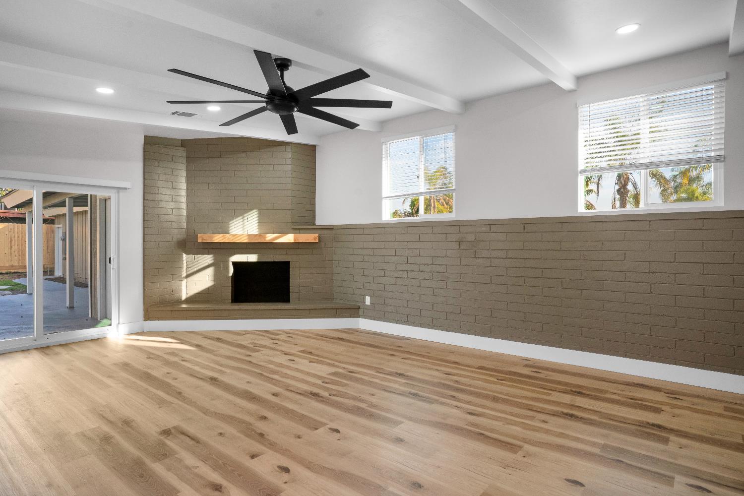 4090 N Sherman, Fresno, CA 93726