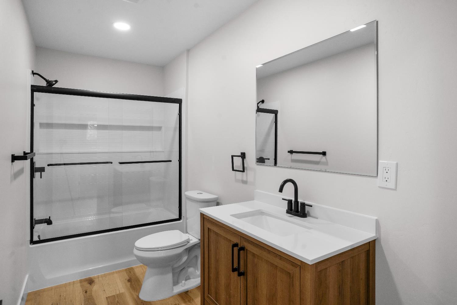 4090 N Sherman, Fresno, CA 93726