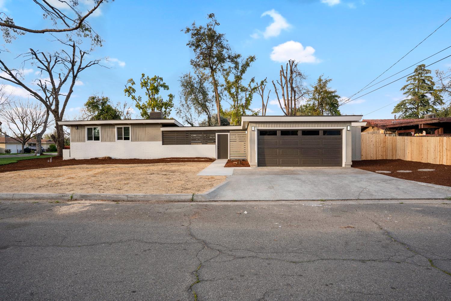 4090 N Sherman, Fresno, CA 93726