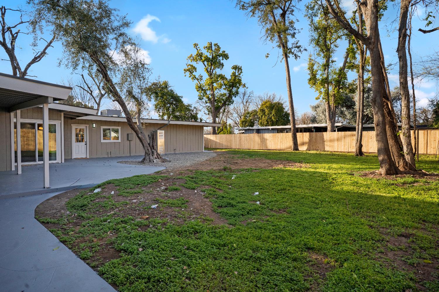 4090 N Sherman, Fresno, CA 93726