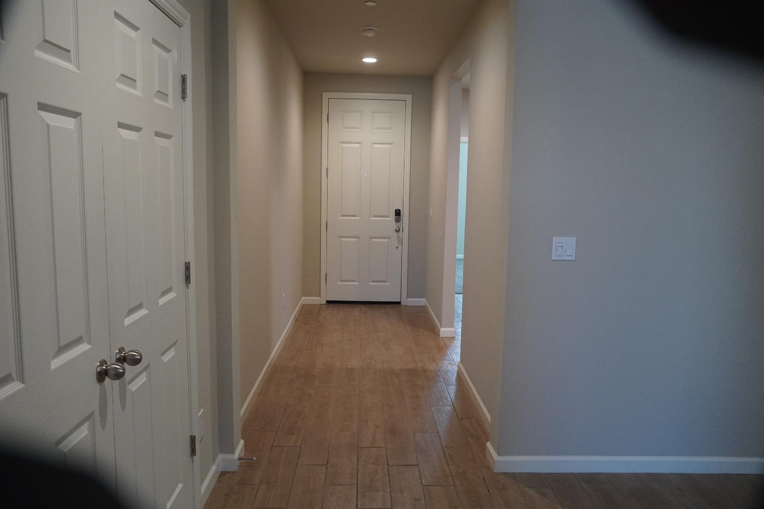 7478 E Flint Way, Fresno, CA 93737