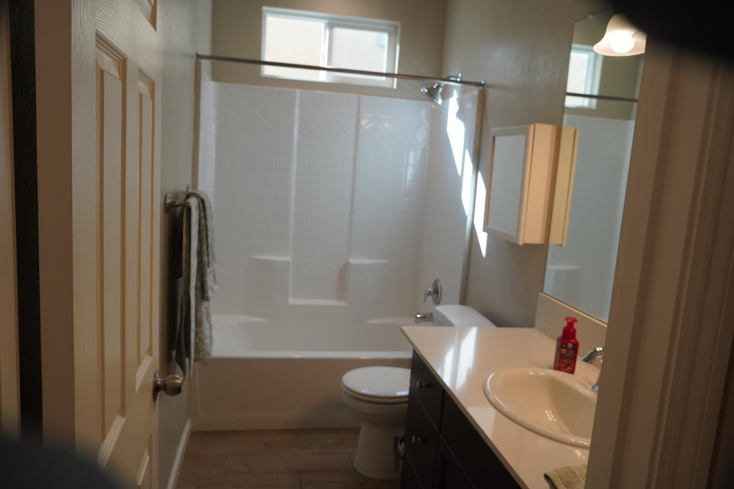 7478 E Flint Way, Fresno, CA 93737