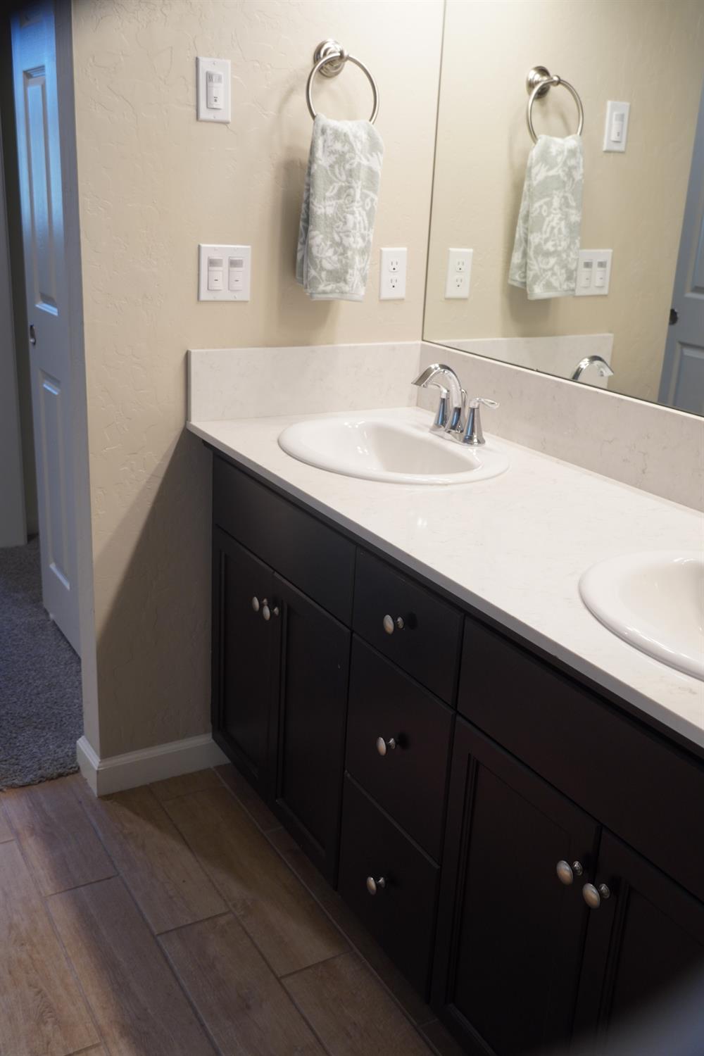 7478 E Flint Way, Fresno, CA 93737