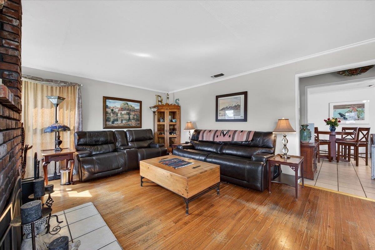 35 E Garland Ave, Fresno, CA 93704