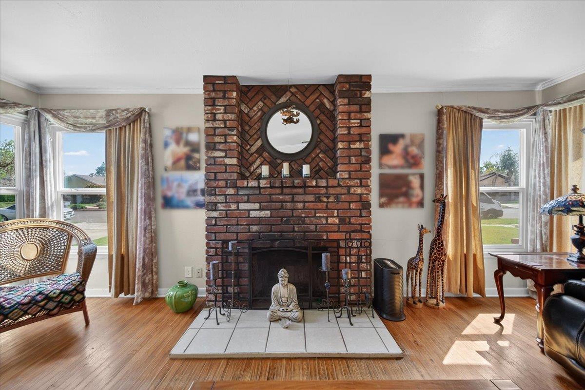 35 E Garland Ave, Fresno, CA 93704