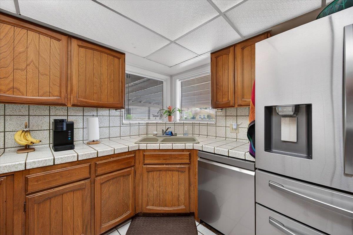 35 E Garland Ave, Fresno, CA 93704