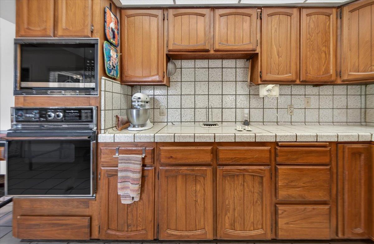 35 E Garland Ave, Fresno, CA 93704