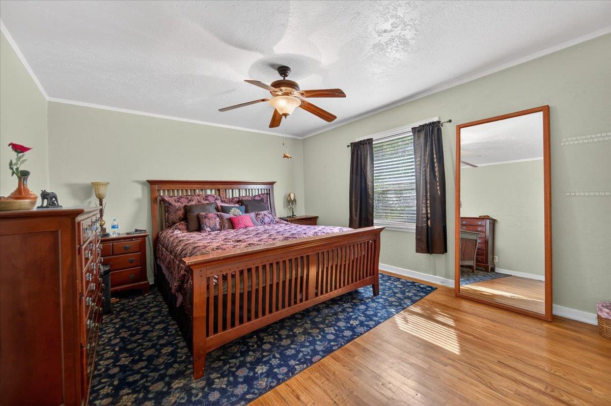 35 E Garland Ave, Fresno, CA 93704