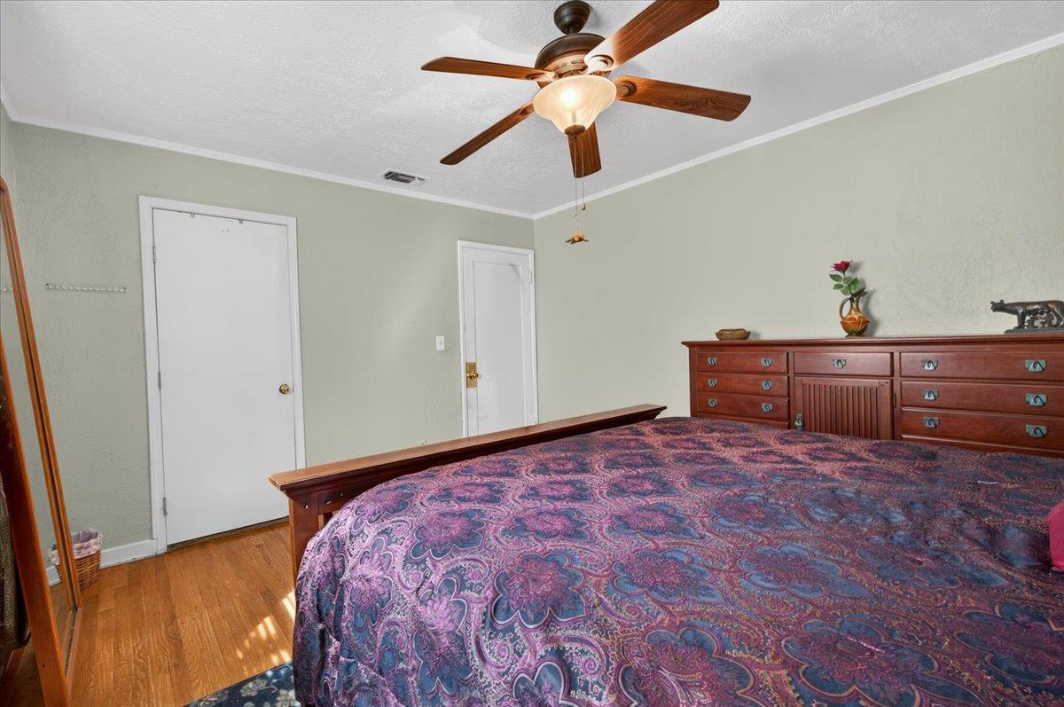 35 E Garland Ave, Fresno, CA 93704