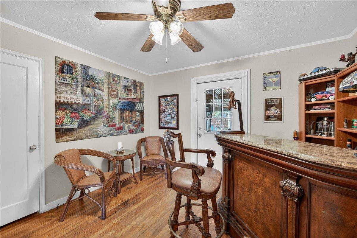 35 E Garland Ave, Fresno, CA 93704