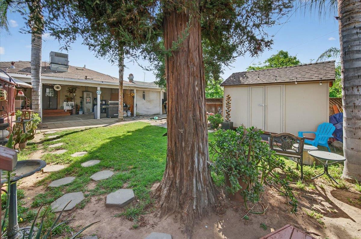 35 E Garland Ave, Fresno, CA 93704