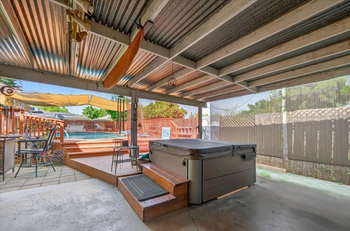 35 E Garland Ave, Fresno, CA 93704