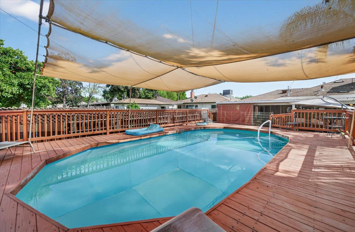 35 E Garland Ave, Fresno, CA 93704