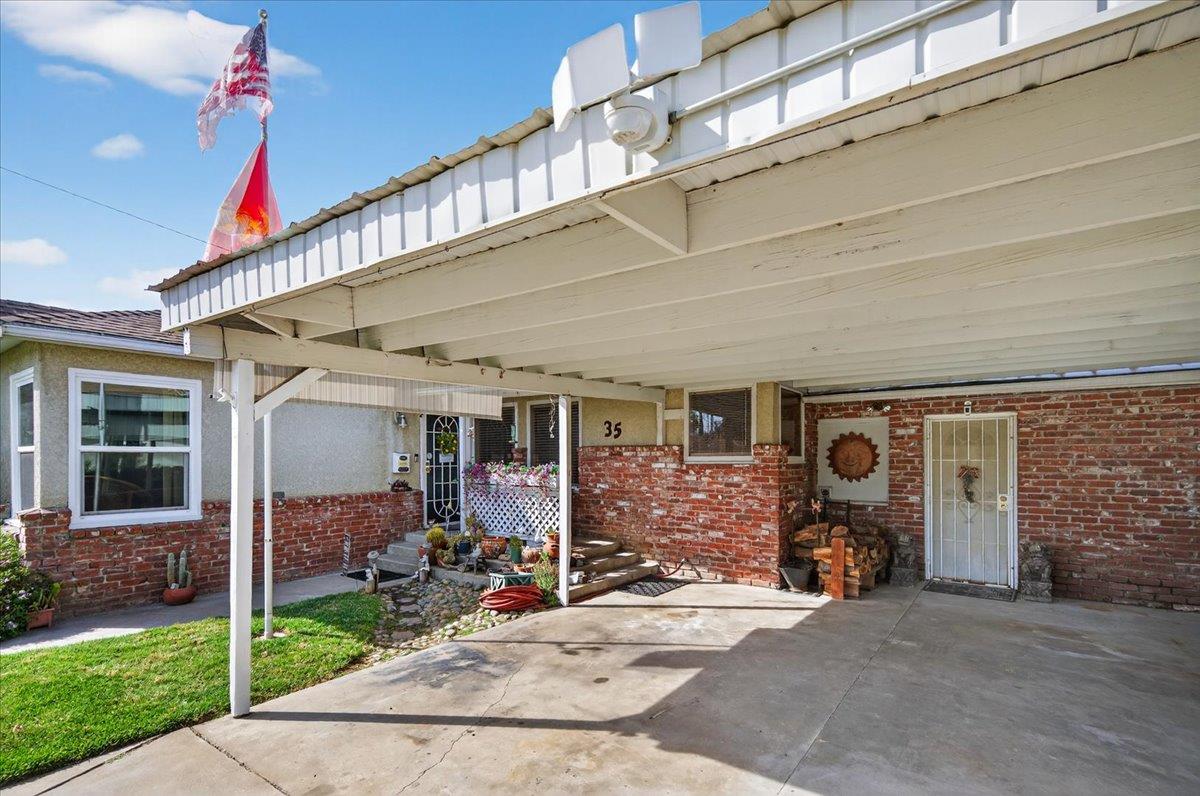 35 E Garland Ave, Fresno, CA 93704