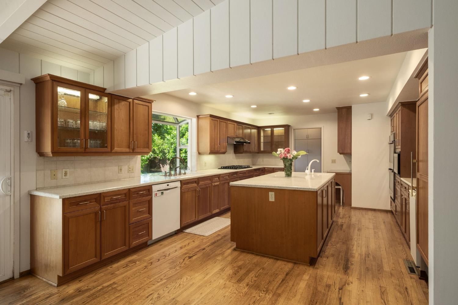 1510 E Austin Way, Fresno, CA 93704