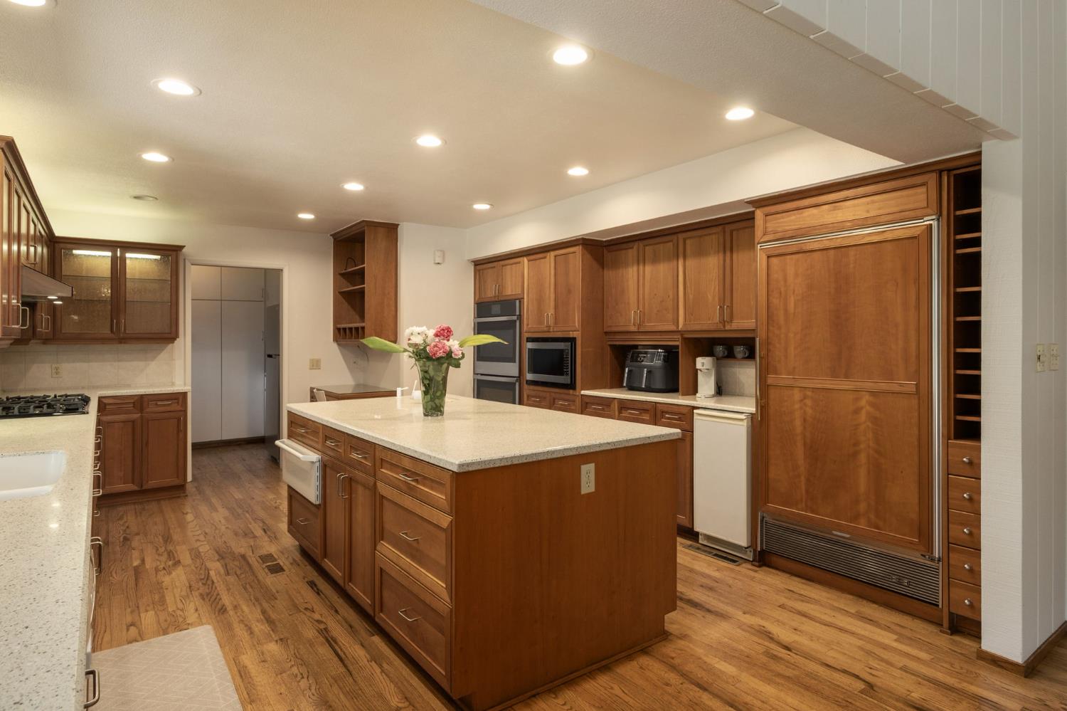 1510 E Austin Way, Fresno, CA 93704