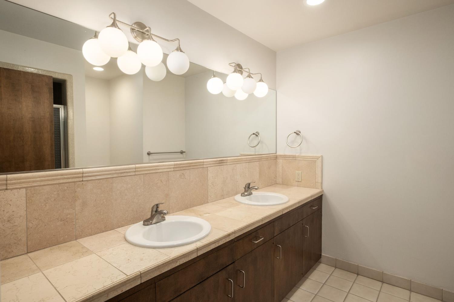 1510 E Austin Way, Fresno, CA 93704