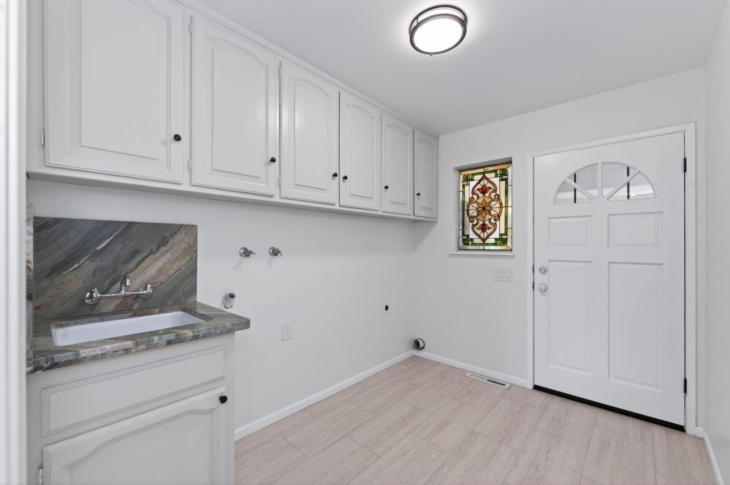 1326 W Escalon Ave, Fresno, CA 93711