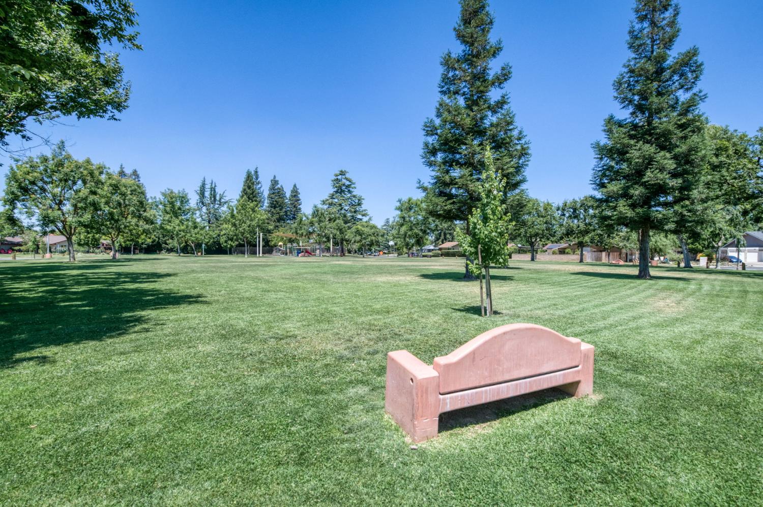 1326 W Escalon Ave, Fresno, CA 93711