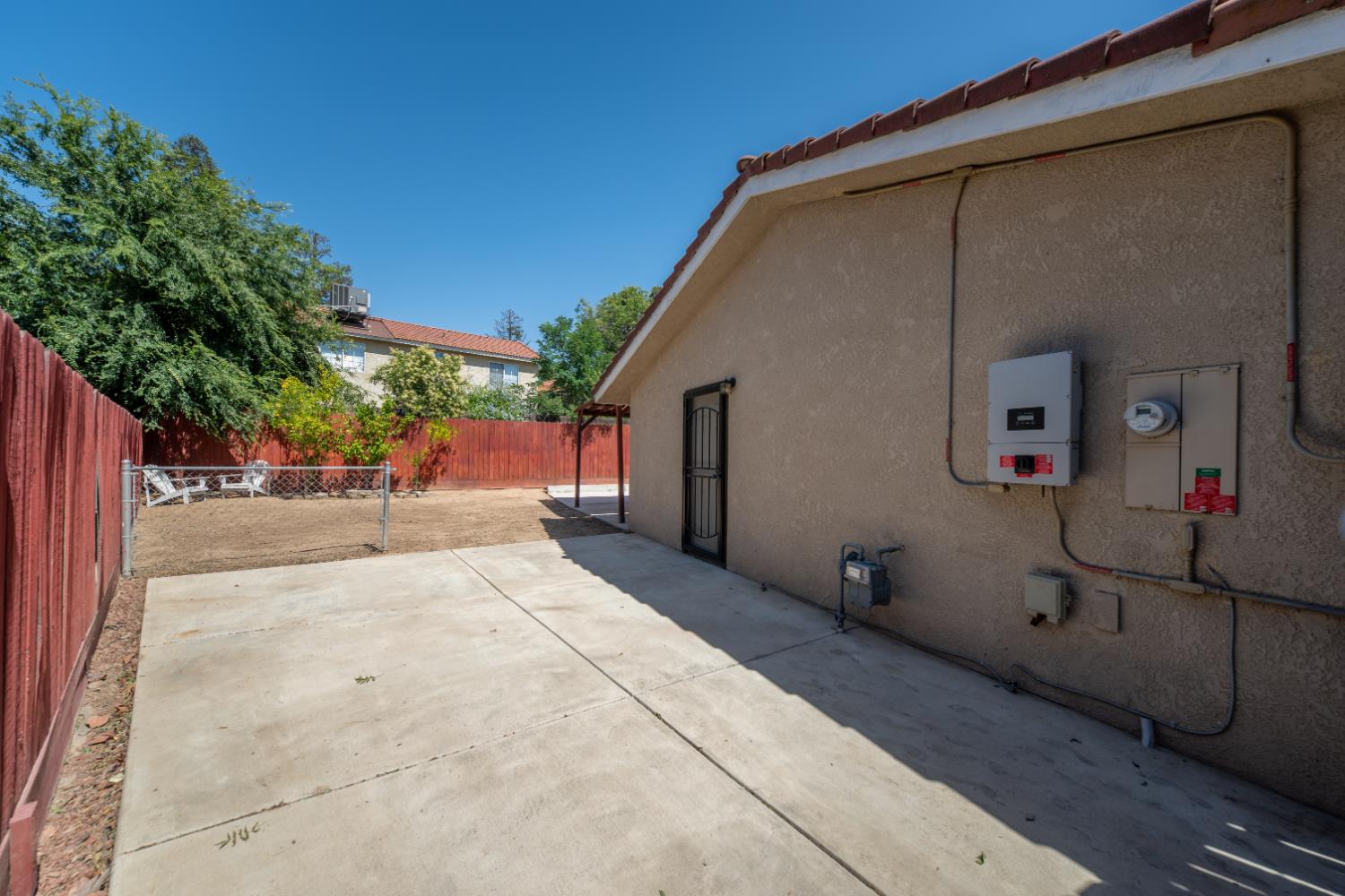 6168 N Lola Ave, Fresno, CA 93722