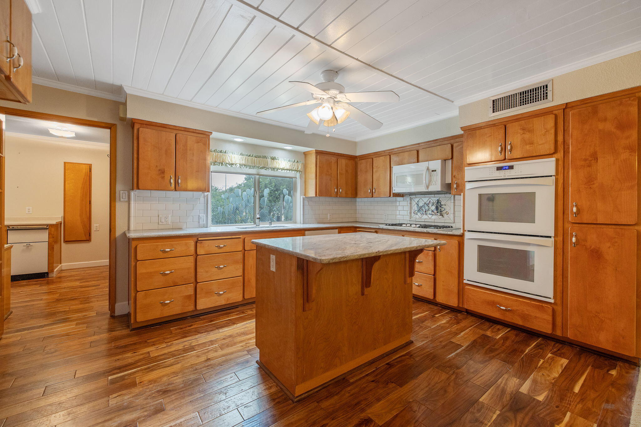 1714 N Blythe Ave, Fresno, CA 93722