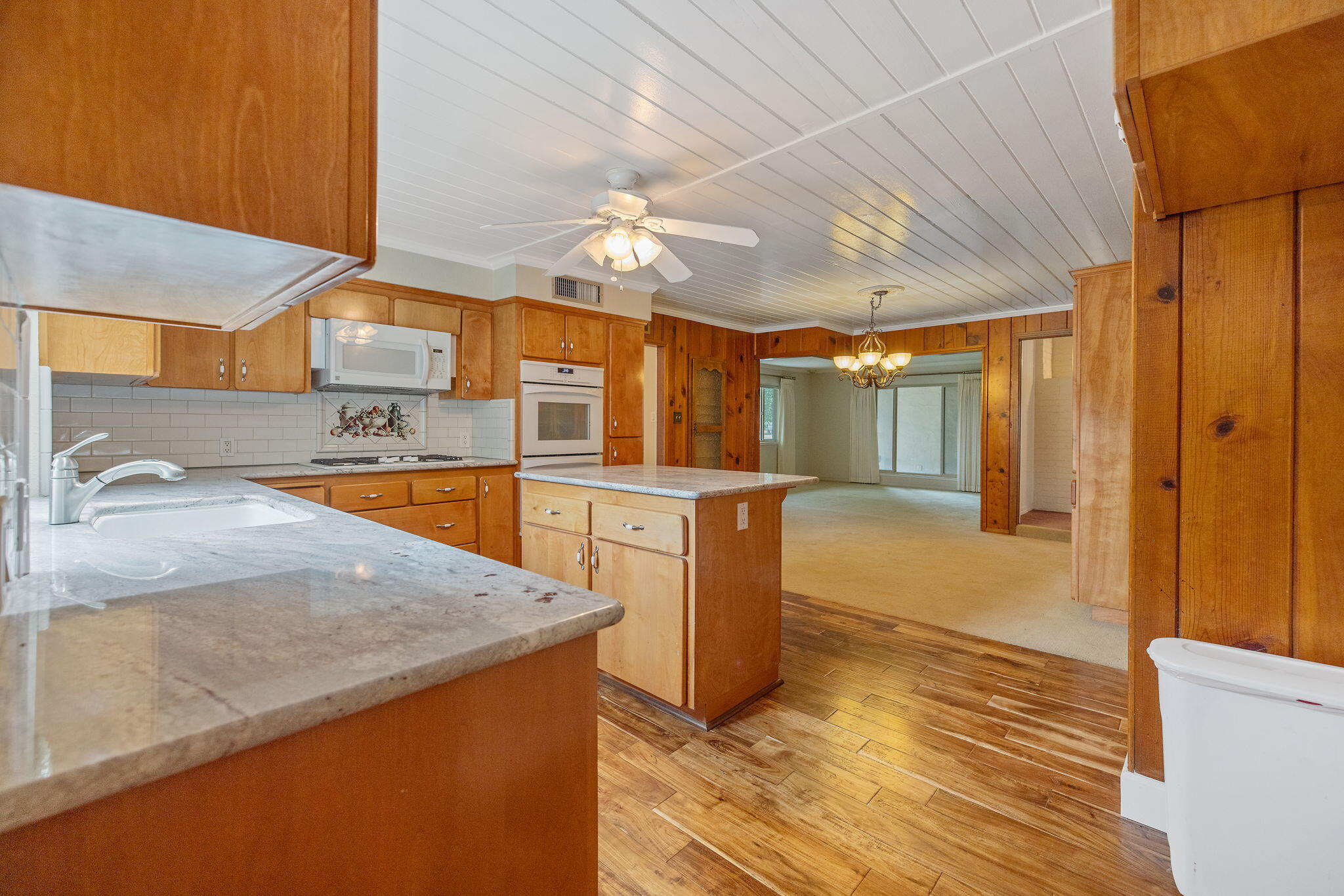 1714 N Blythe Ave, Fresno, CA 93722